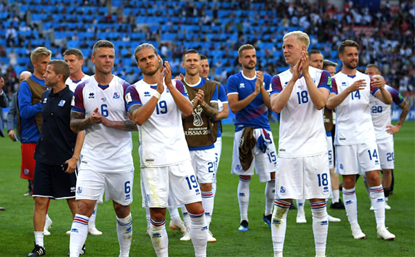 世界盃冰岛国家队的真实面貌-23个业余球员加上一个牙医教练?