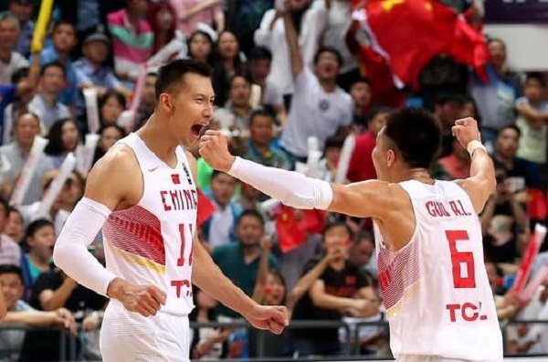 中国男篮世预赛12人名单公布